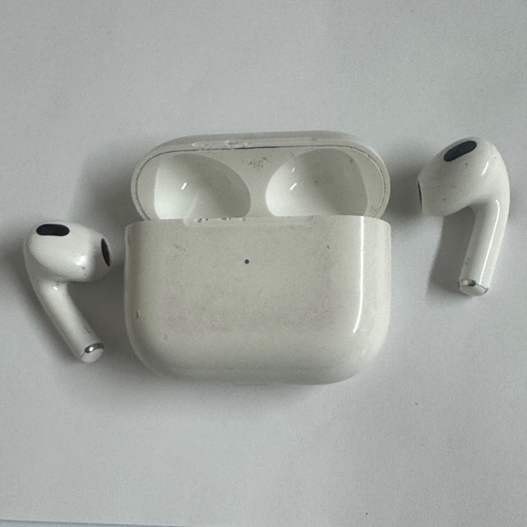 Wireless Earbuds with Charging Case - White